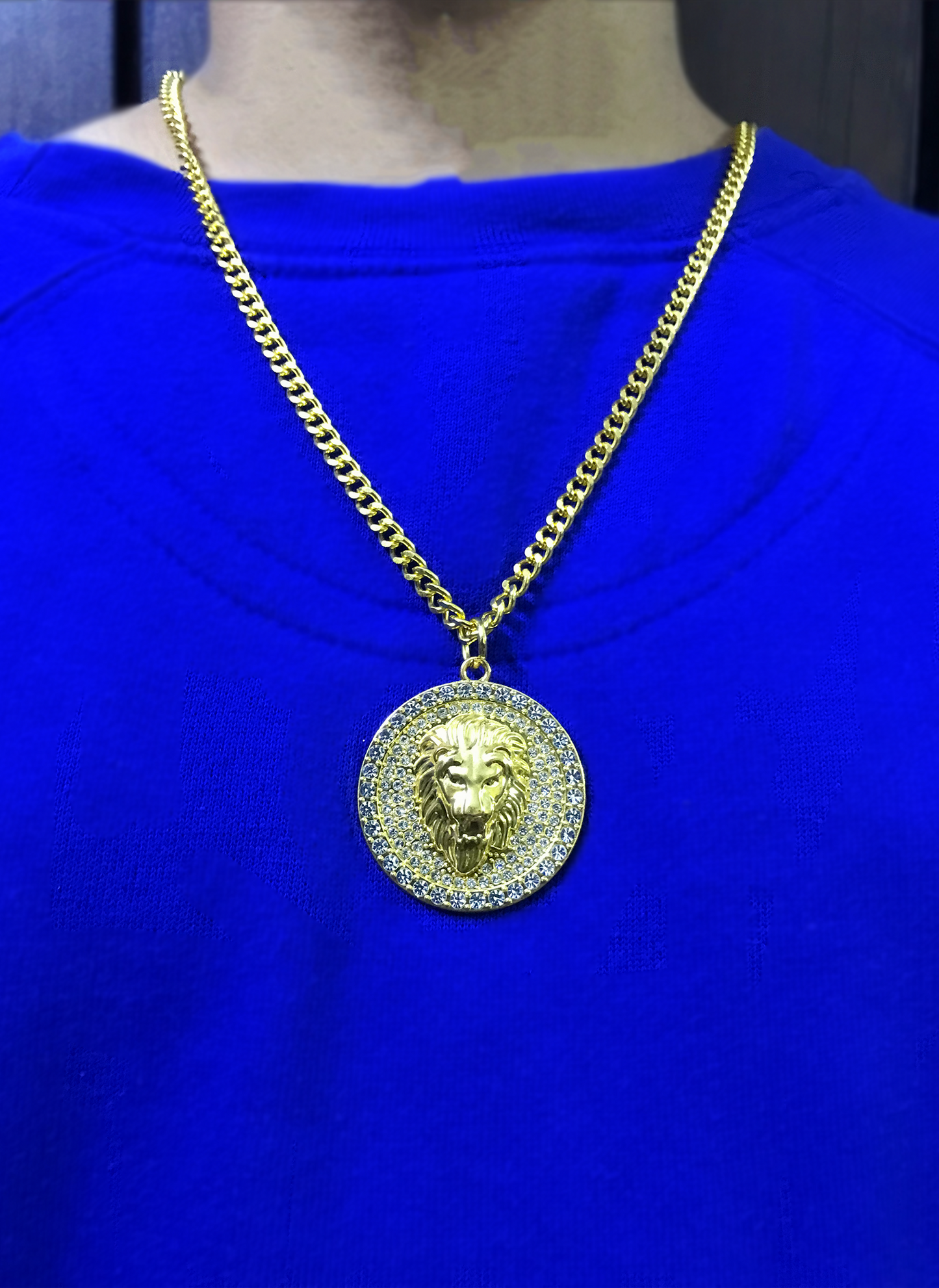 Lion Head Rhinestone Pendant