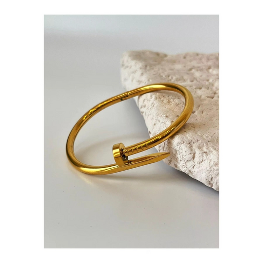 Nail Bracelet Golden Clover